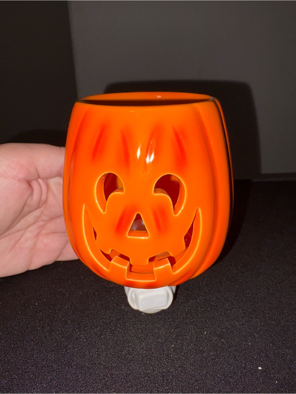 Scentsy Orange Pumpkin Jack-O'-Lantern Plug-In Warmer